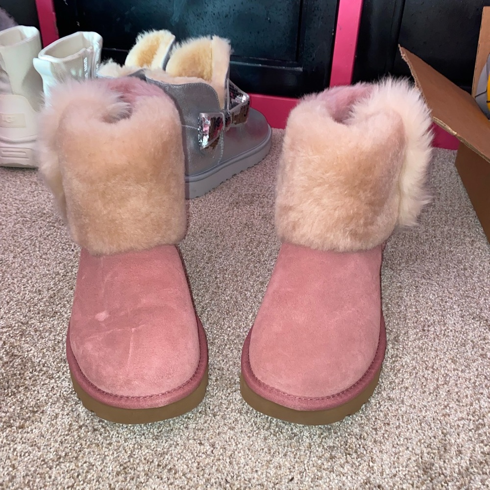 New Size 10 Pink And Cream Ugg